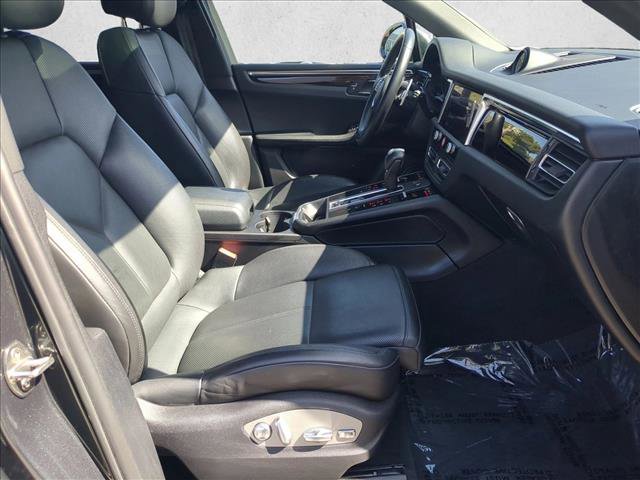 Used 2022 Porsche Macan image 21