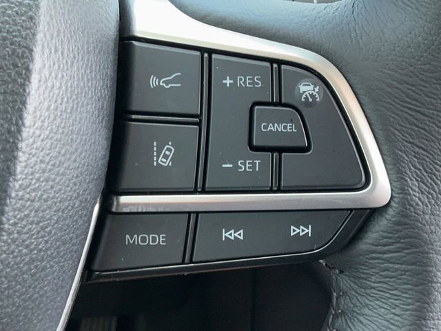 Used 2025 Toyota Sienna XLE FWD image 25