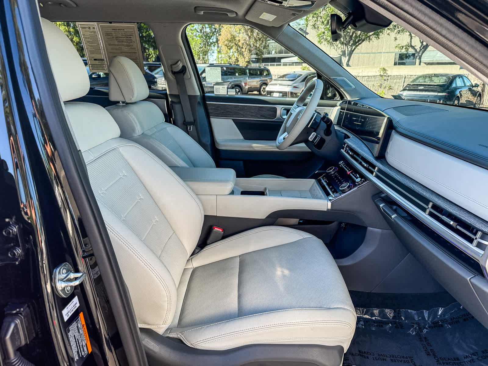 Used 2025 Hyundai Santa Fe Limited FWD image 14