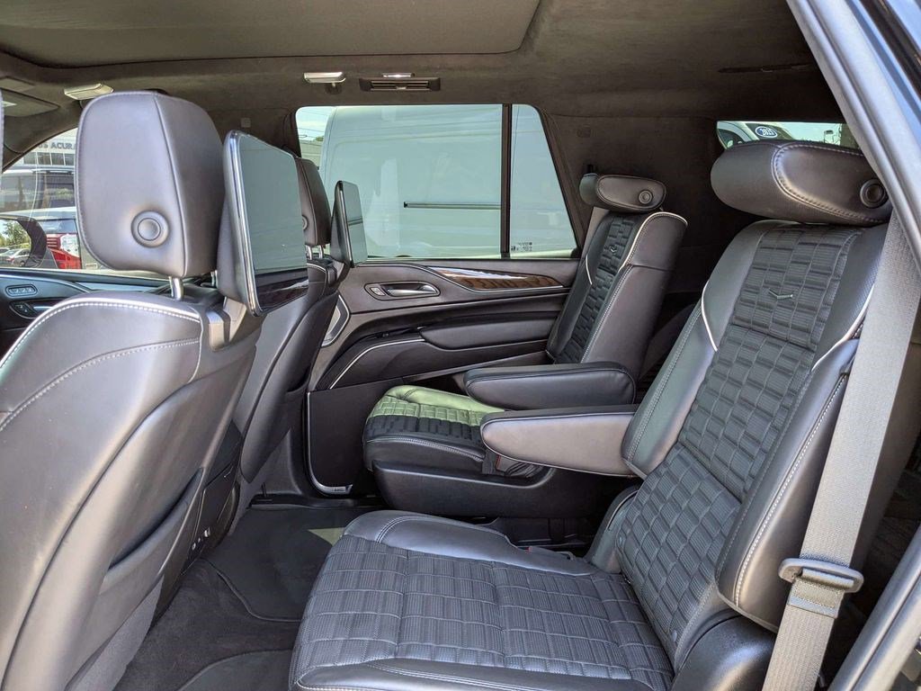 Used 2024 Cadillac Escalade Sport Platinum RWD image 14