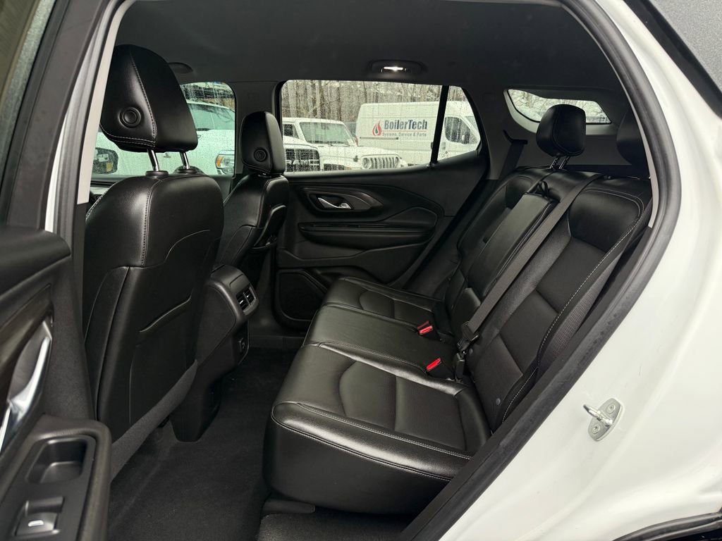 Used 2023 GMC Terrain SLT image 33