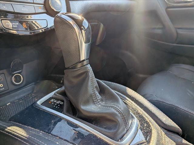 Used 2017 Nissan Rogue SL w/ SL Premium Package image 11