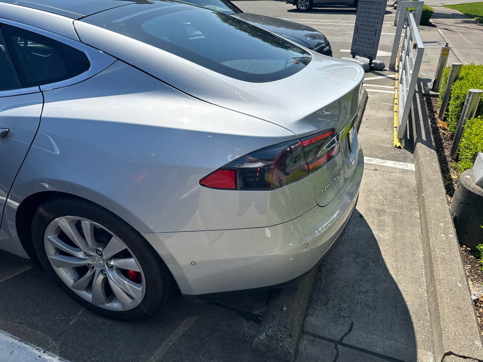 Used 2016 Tesla Model S P90D AWD/4WD image 3