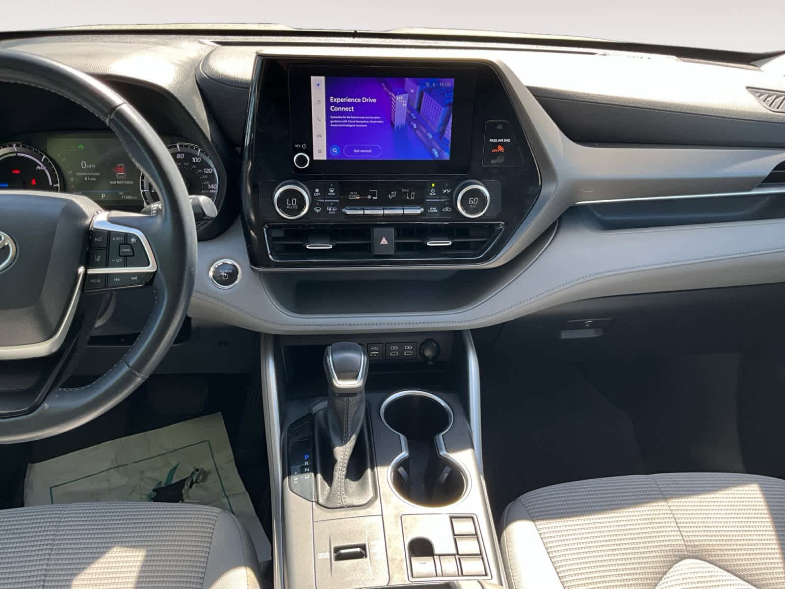 Used 2023 Toyota Highlander LE AWD/4WD image 13