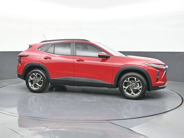 New 2026 Chevrolet Trax LT w/ Sunroof Package FWD image 13