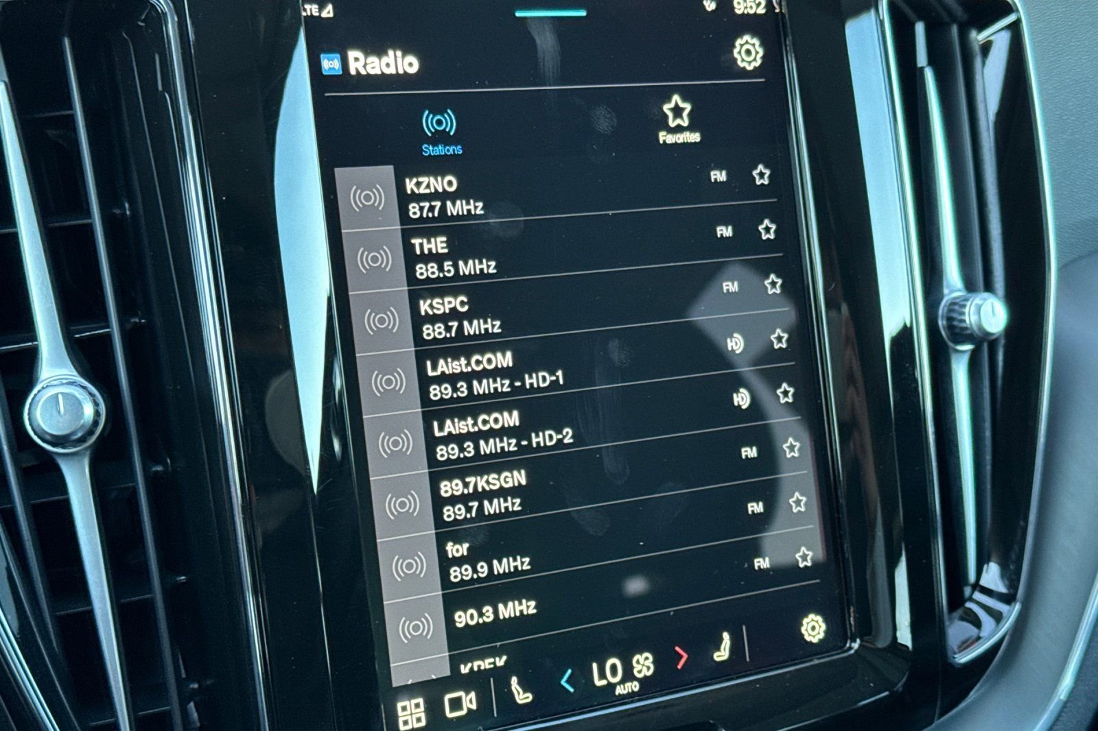 Used 2025 Volvo XC60 B5 Core w/ Protection Package Premier image 20