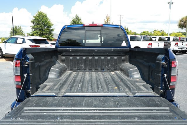 Used 2022 Nissan Frontier SV AWD/4WD image 8