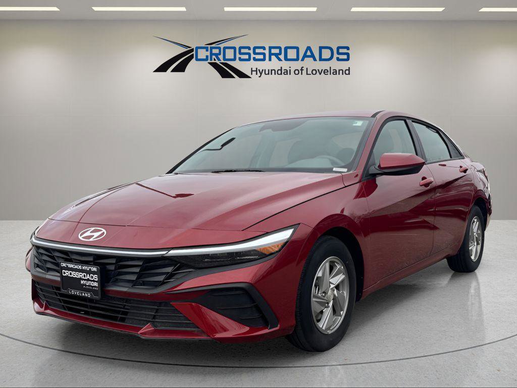 Used 2025 Hyundai Elantra SE image 1