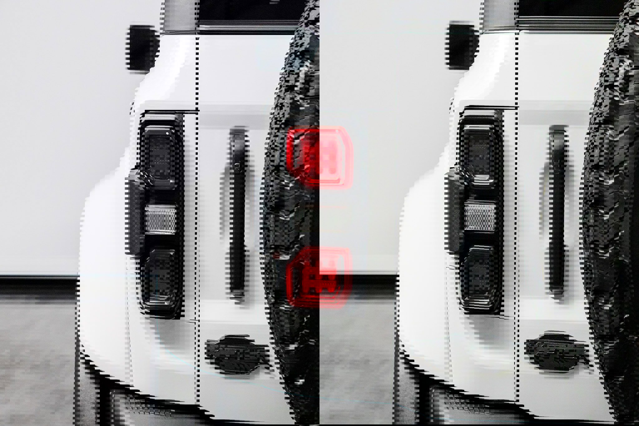 Used 2024 Ford Bronco Raptor w/ Interior Carbon Fiber Pack 6 image 16