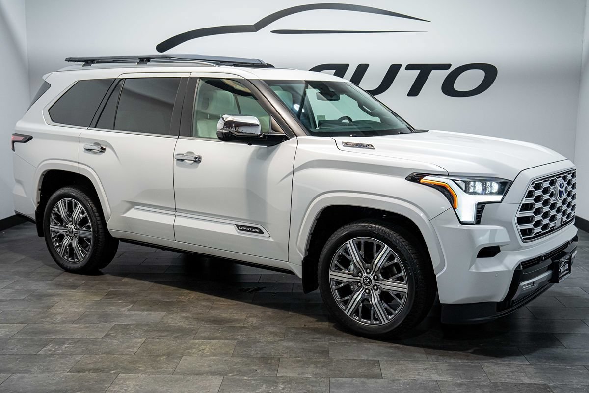 Used 2024 Toyota Sequoia Capstone AWD/4WD image 7