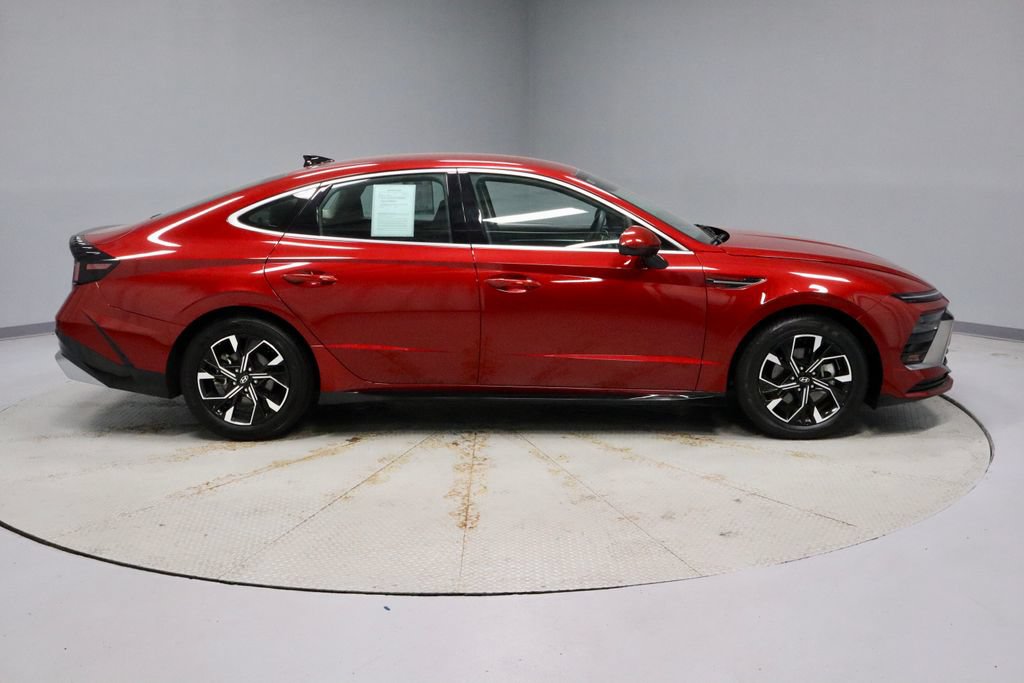 Used 2025 Hyundai Sonata SEL FWD image 12