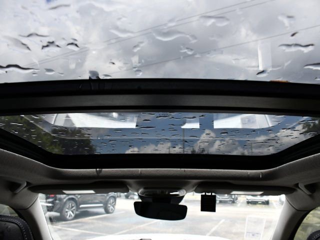 Used 2025 Volvo XC40 B5 Plus w/ Protection Package Premier AWD/4WD image 24