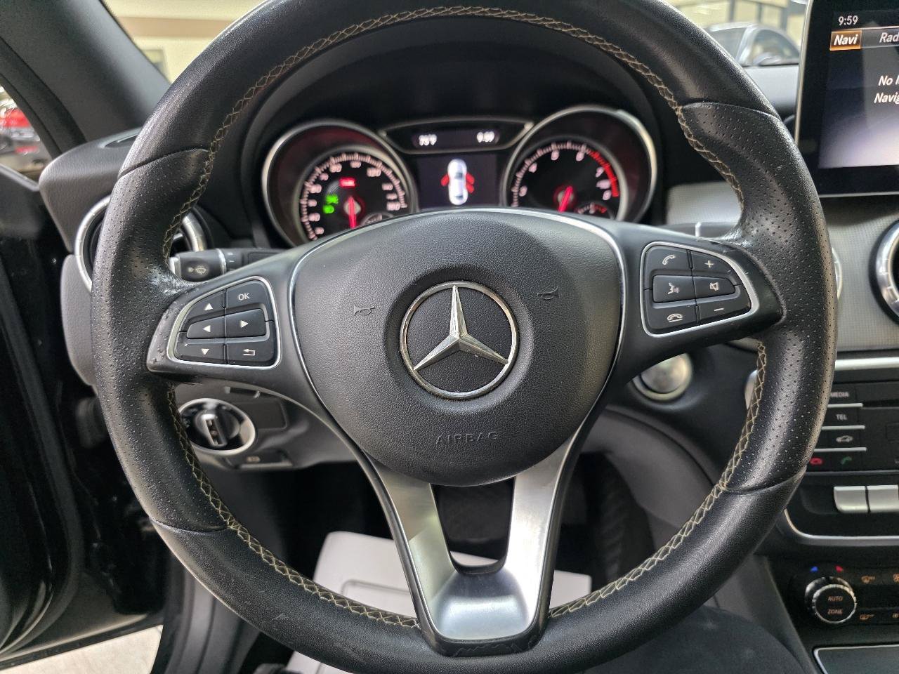 Used 2017 Mercedes-Benz CLA 250 image 28