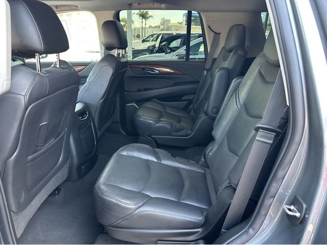 Used 2020 Cadillac Escalade Premium Luxury w/ LPO, Radiant Package image 18