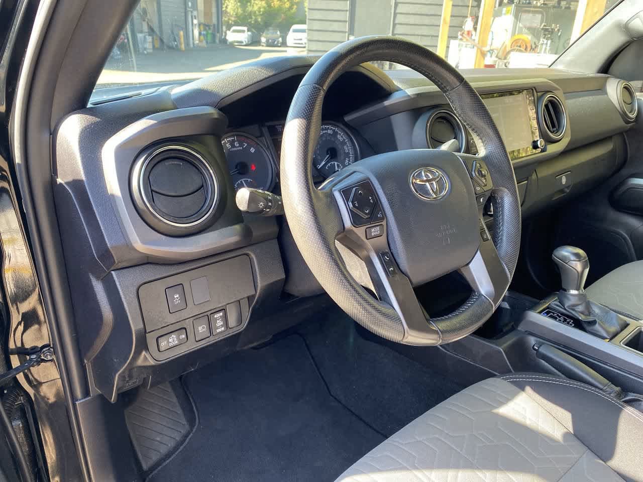 Used 2020 Toyota Tacoma TRD Off-Road AWD/4WD image 2