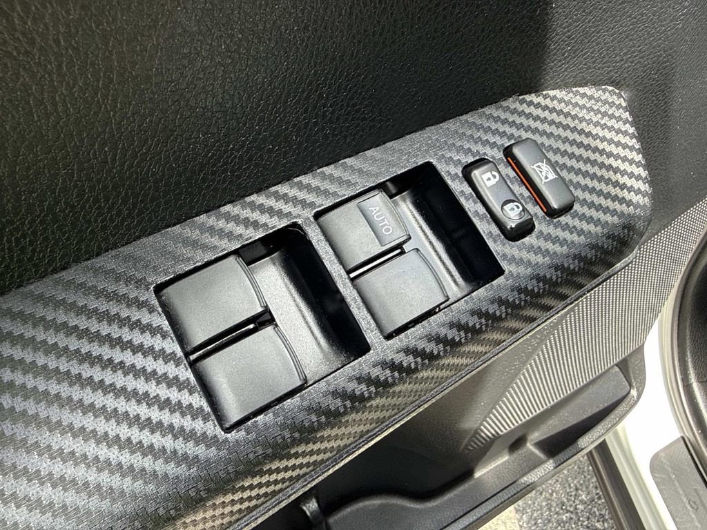 Used 2015 Toyota RAV4 XLE AWD/4WD image 23