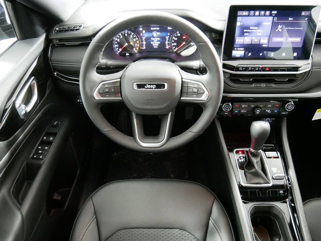 Used 2024 Jeep Compass Latitude w/ Convenience Group image 5