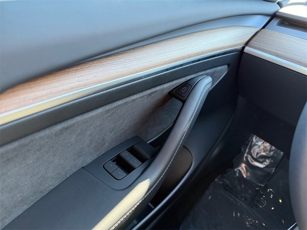 Used 2023 Tesla Model 3 Performance image 28