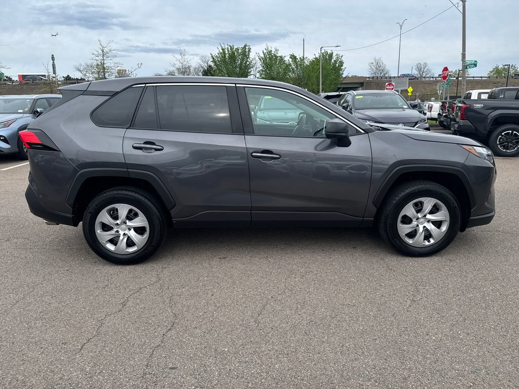Used 2023 Toyota RAV4 LE AWD/4WD image 10