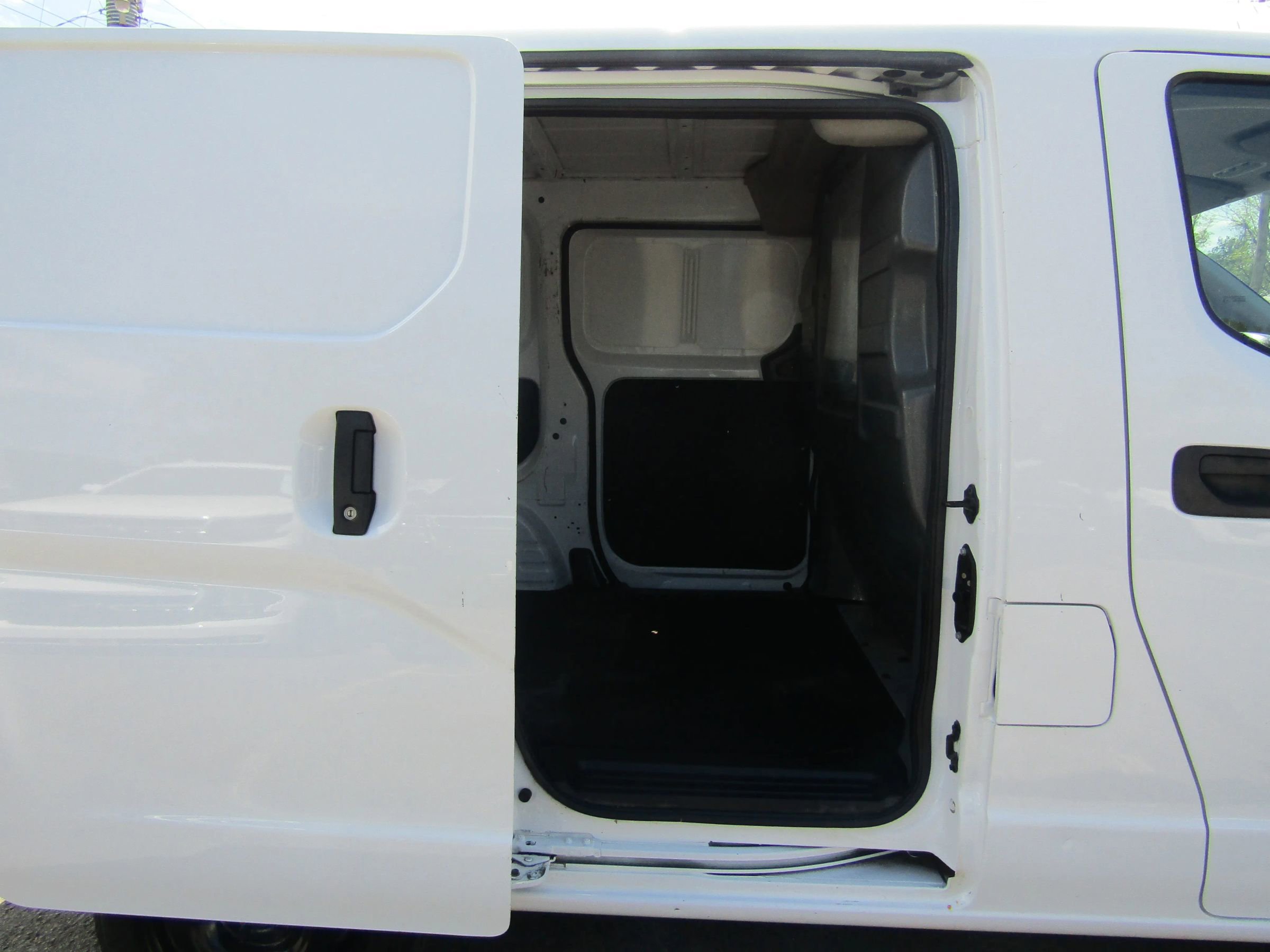 Used 2019 Nissan NV200 SV w/ Back Door Glass Package image 12