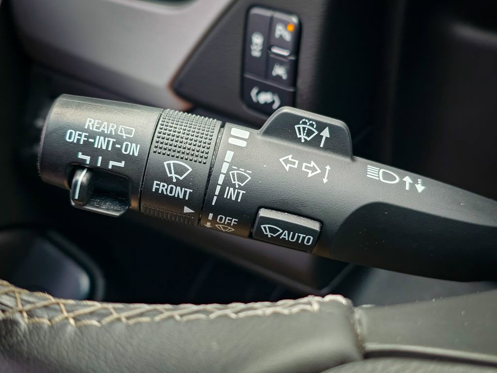 Used 2018 GMC Yukon SLT w/ Premium Edition image 22