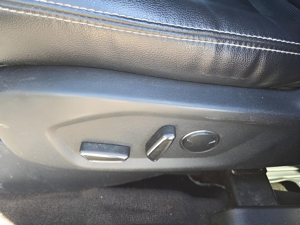 Used 2016 Ford Explorer Limited image 23