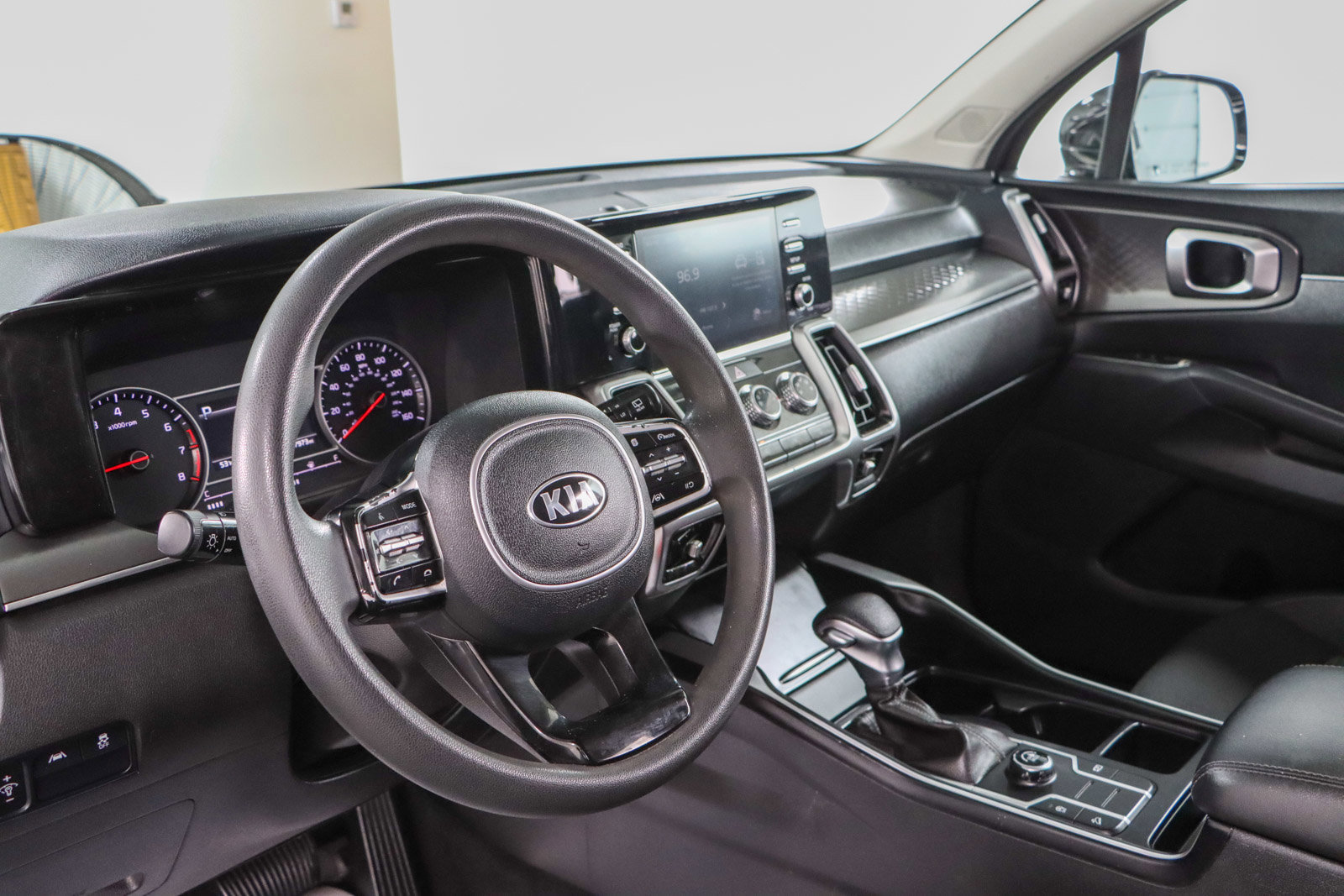 Used 2021 Kia Sorento LX image 22