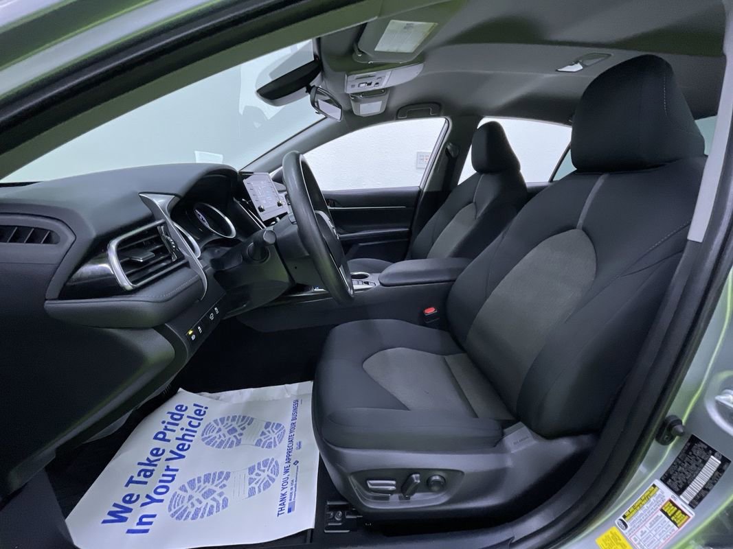 Used 2022 Toyota Camry LE image 15