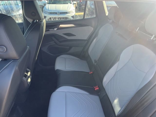 New 2026 Volkswagen Tiguan SE R-Line image 8