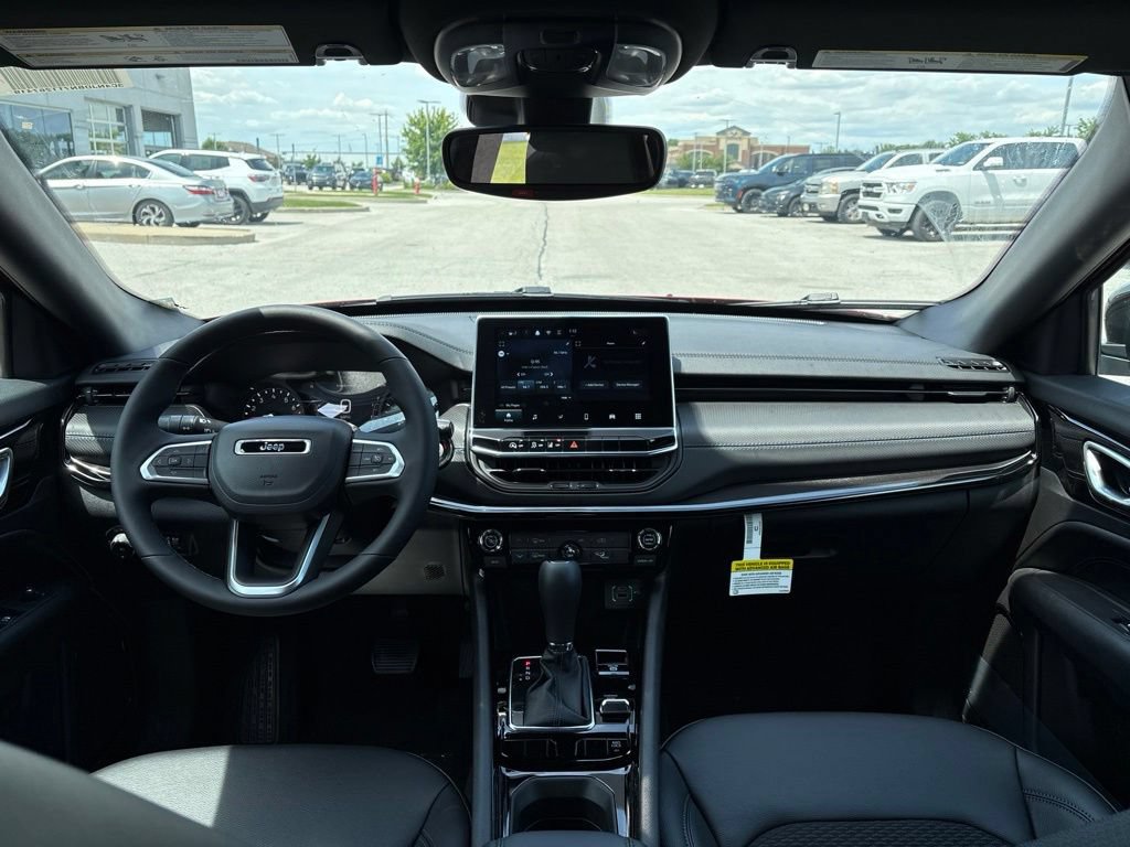 New 2026 Jeep Compass Latitude AWD/4WD image 10