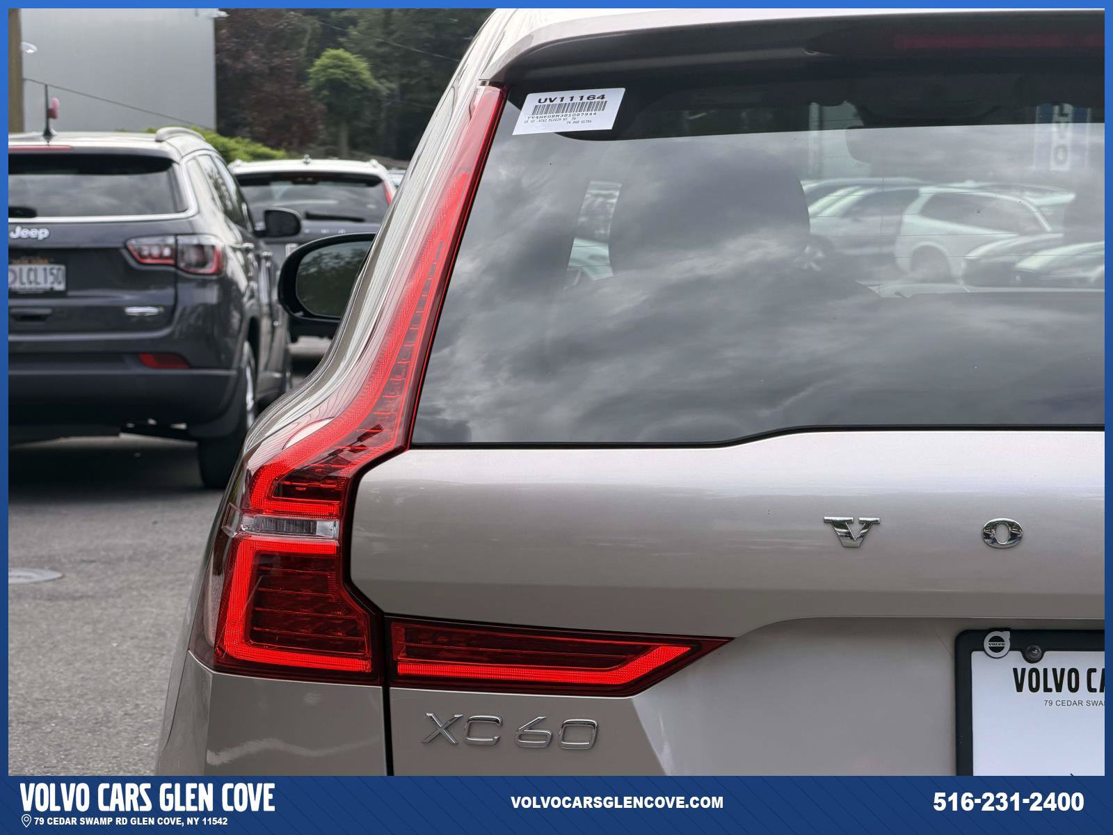 Used 2025 Volvo XC60 T8 Ultra w/ Protection Package Premier AWD/4WD image 12