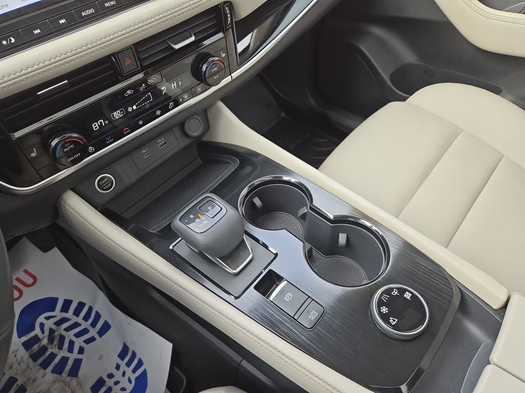 Used 2023 Nissan Rogue SL w/ SL Premium Package image 26