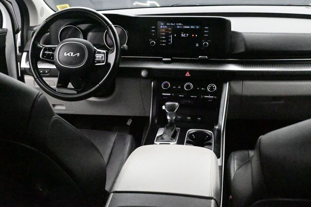 Used 2022 Kia Carnival LX FWD image 14