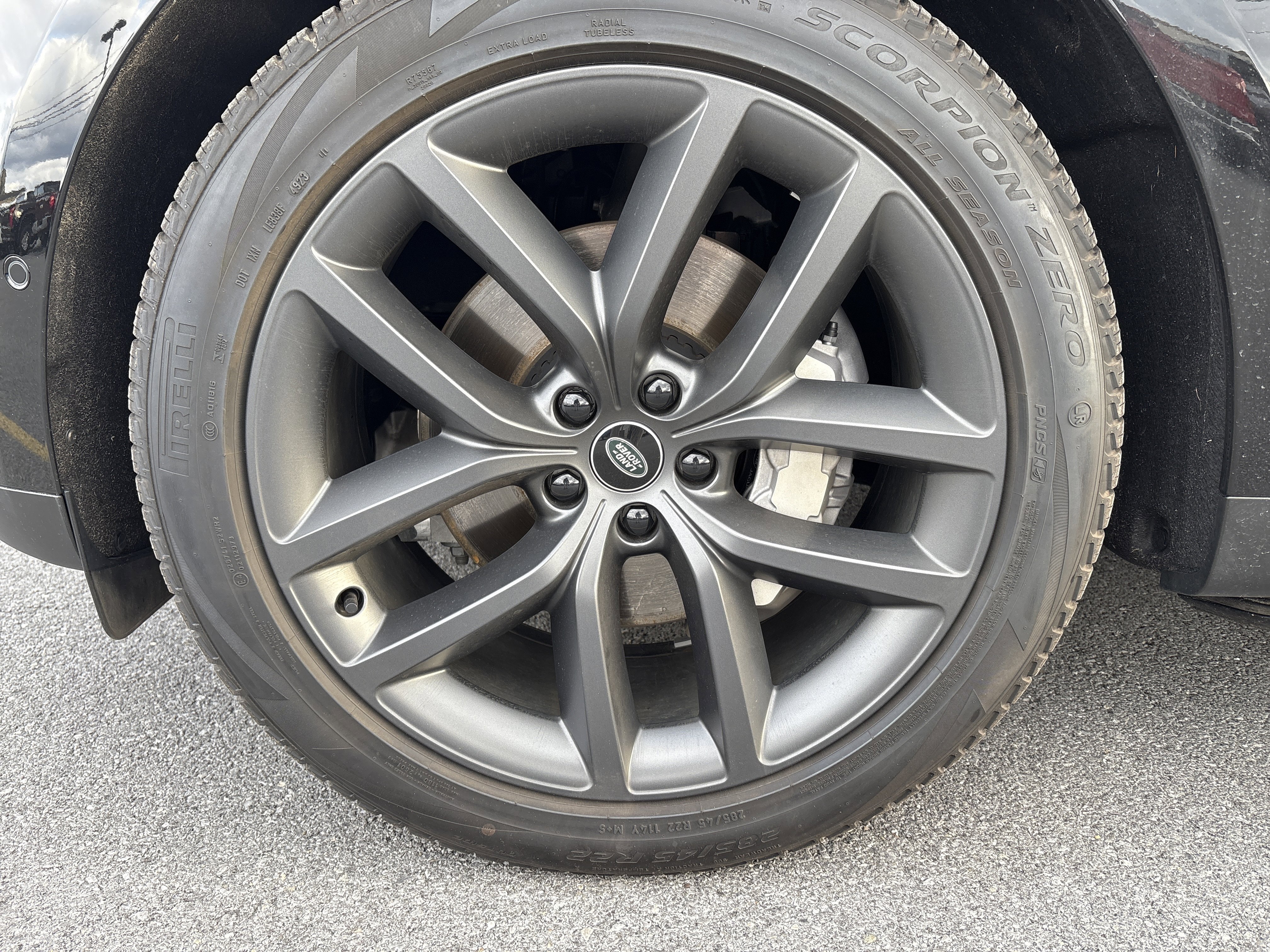 Used 2024 Land Rover Range Rover Sport SE image 11