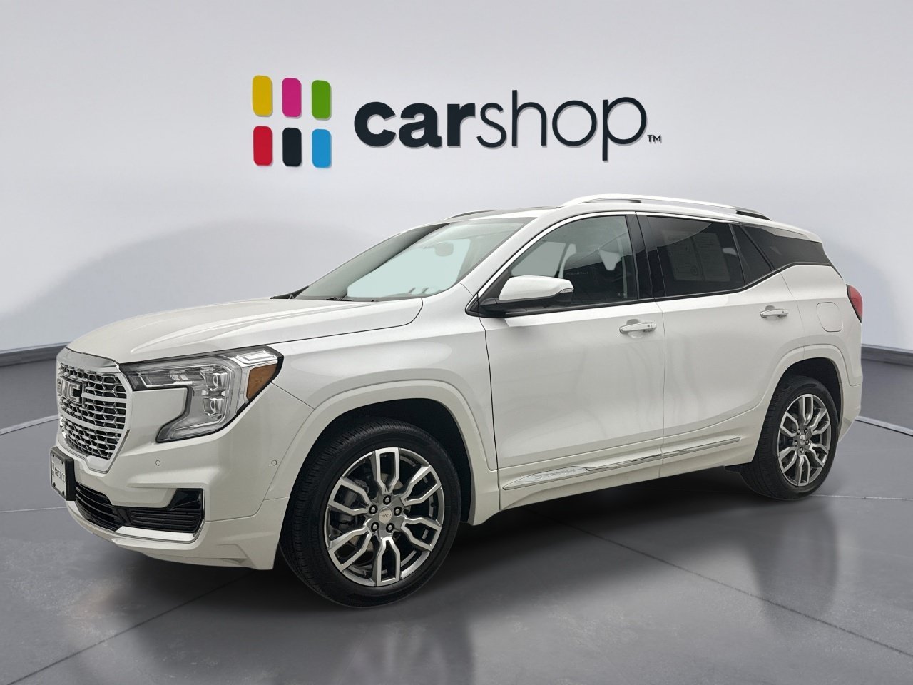 Used 2024 GMC Terrain Denali w/ Denali Premium Package AWD/4WD image 1