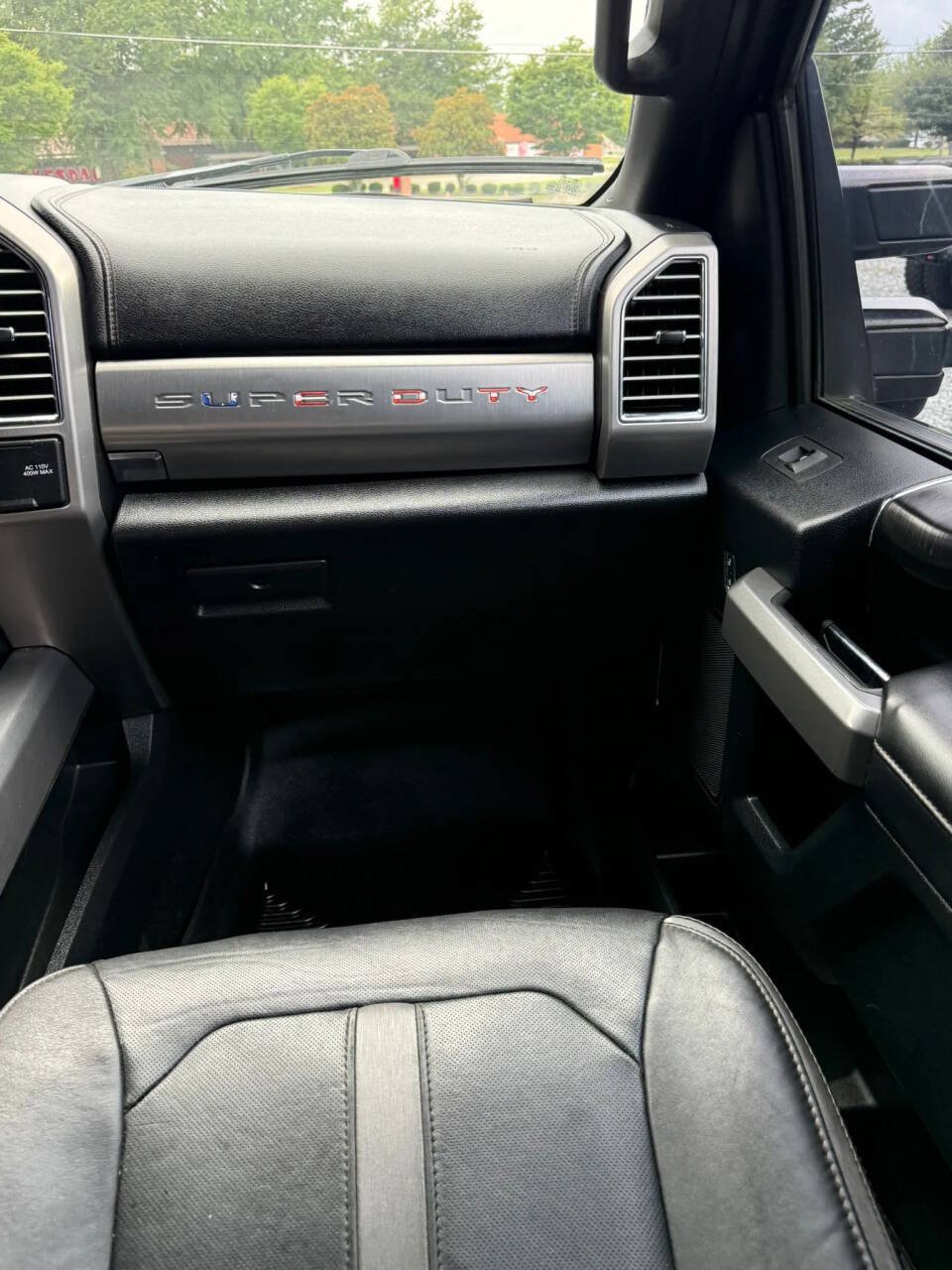 Used 2018 Ford F250 Platinum w/ Platinum Ultimate Package AWD/4WD image 32
