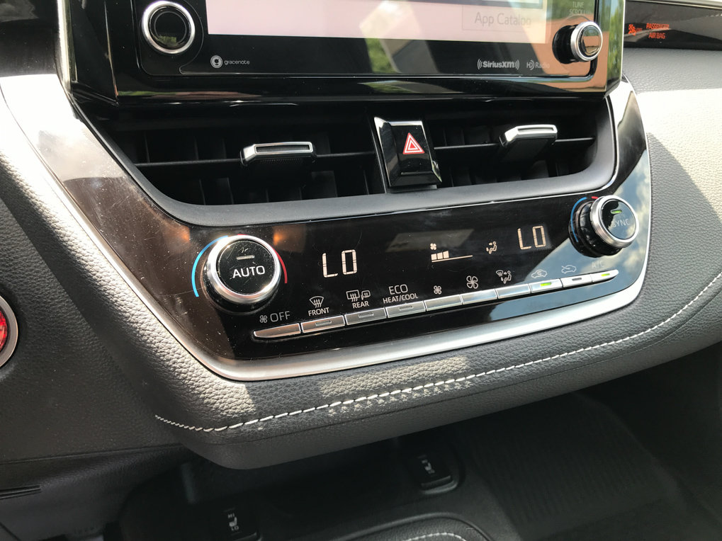 Used 2019 Toyota Corolla XSE FWD image 20