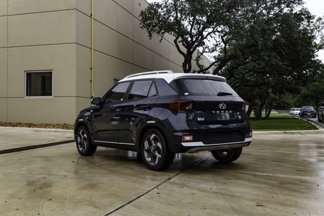 Certified 2020 Hyundai Venue image 4