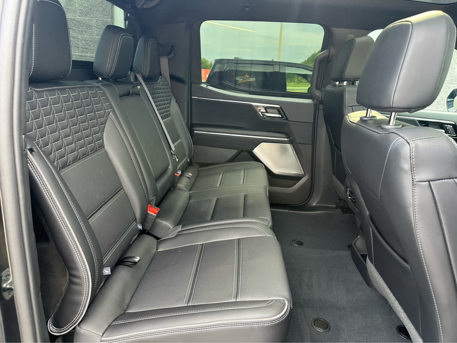 Used 2025 GMC Sierra EV Denali AWD/4WD image 15