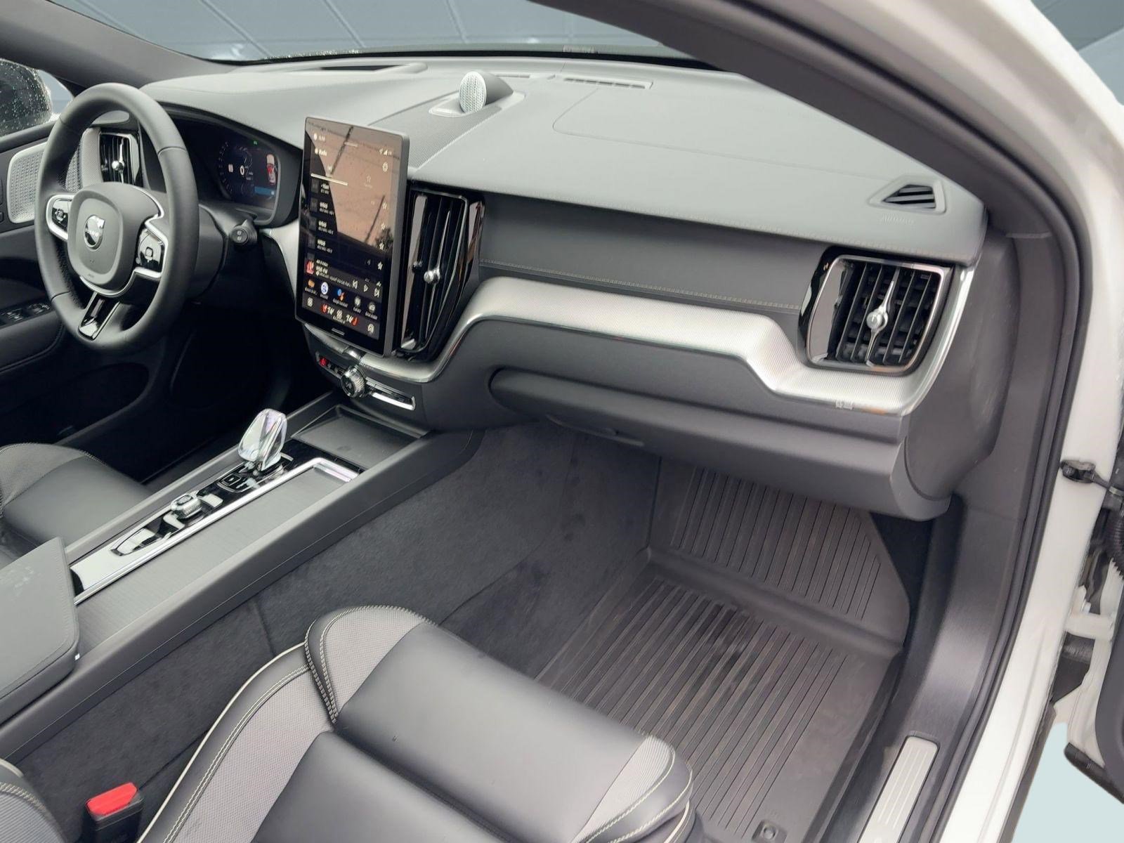 New 2026 Volvo XC60 T8 Polestar w/ Protection Package image 31