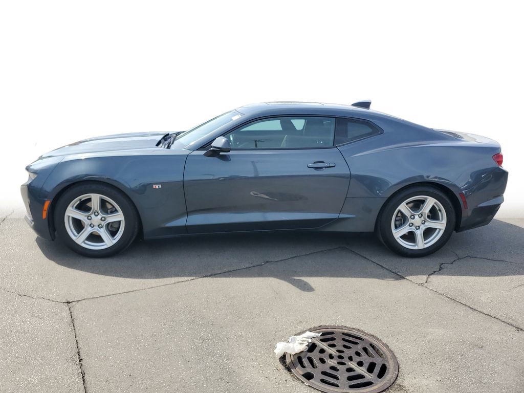 Used 2023 Chevrolet Camaro LT RWD image 4