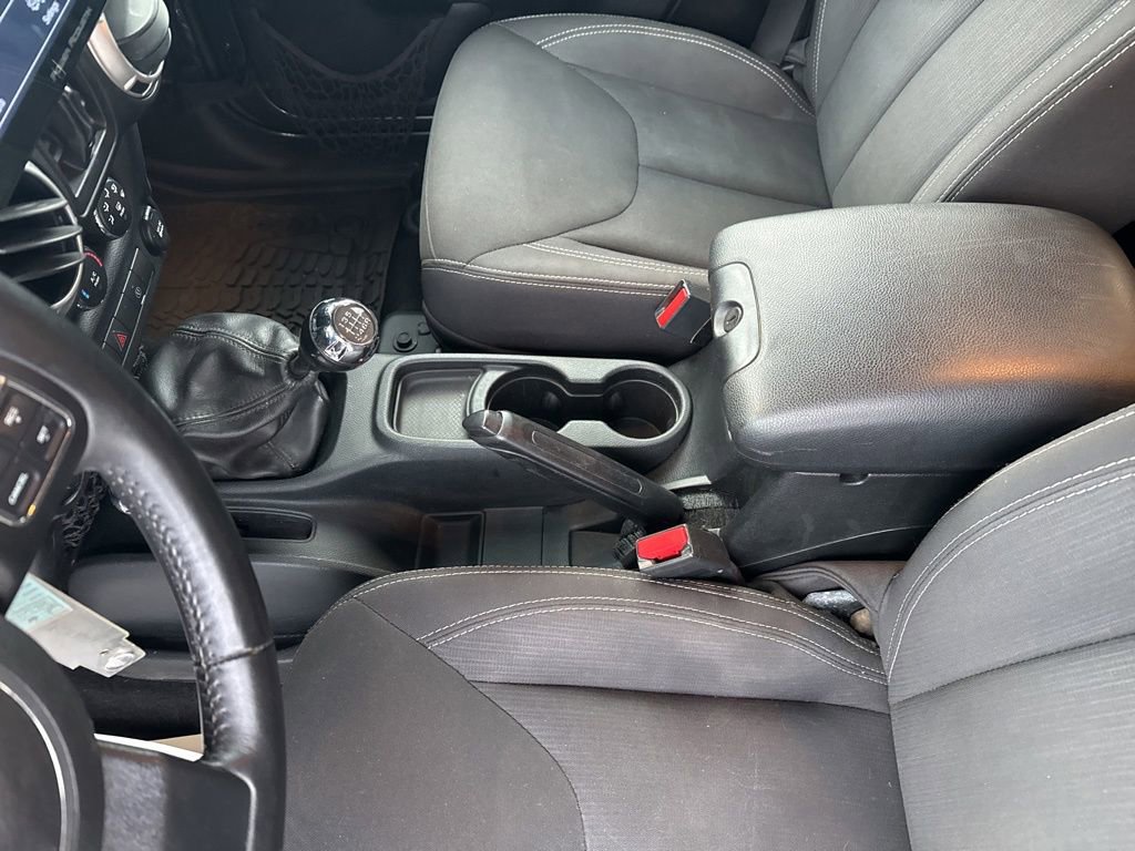 Used 2017 Jeep Wrangler Unlimited Sahara image 25