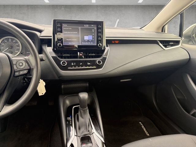 Used 2020 Toyota Corolla LE FWD image 3