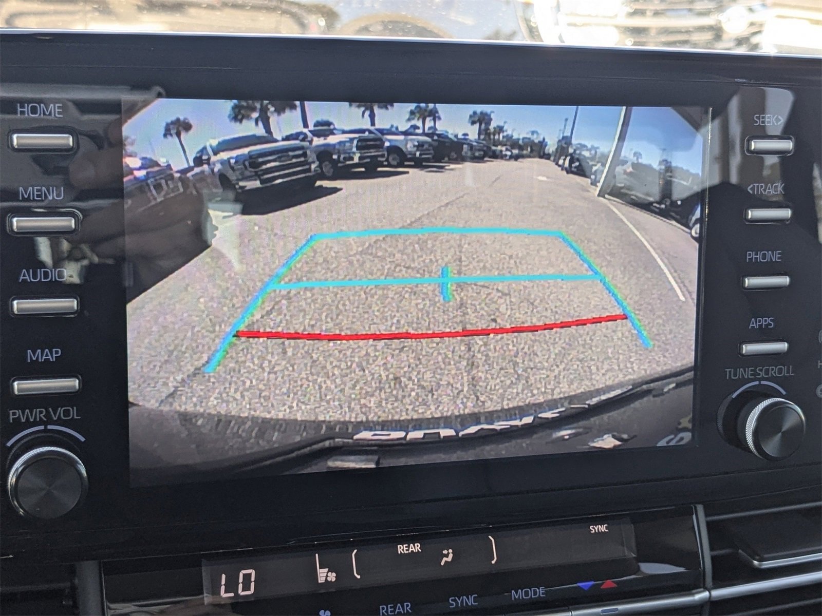 Used 2022 Toyota Sienna XLE image 23