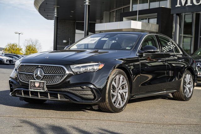 New 2026 Mercedes-Benz E 350 4MATIC Sedan image 3