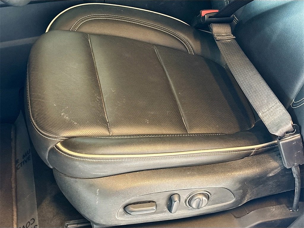 Used 2023 Chevrolet Traverse Premier w/ Redline Edition image 20