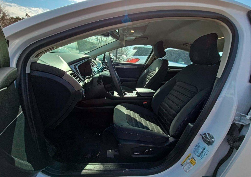 Used 2019 Ford Fusion SE image 5