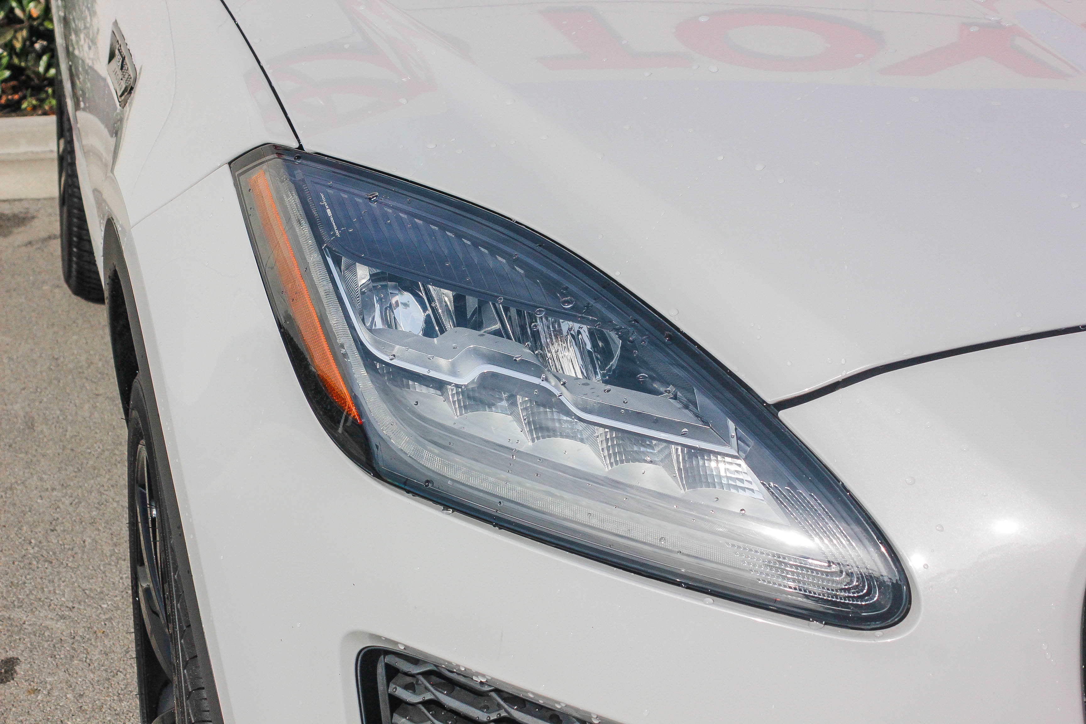 Used 2020 Jaguar E-PACE SE image 4