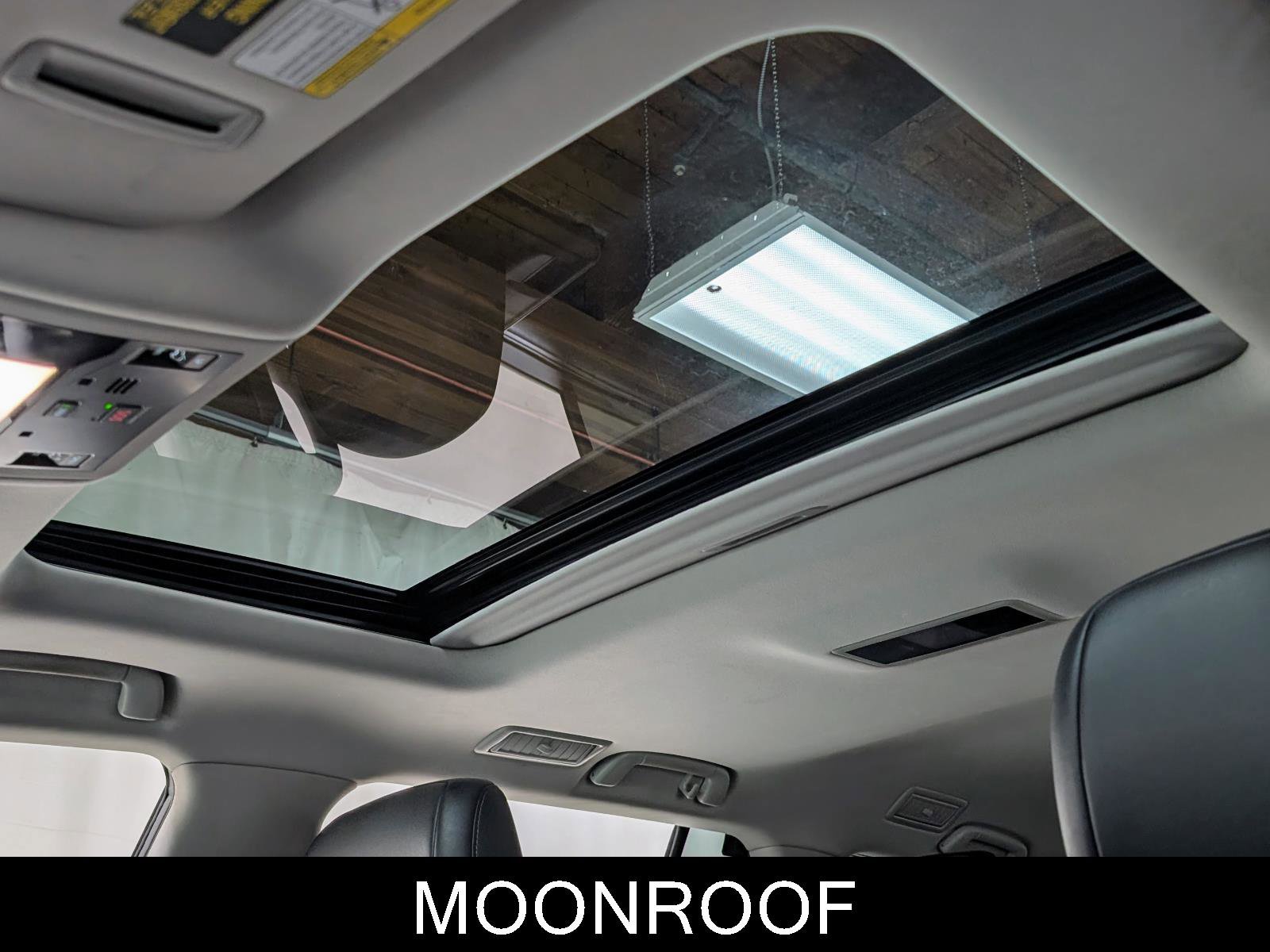 Used 2018 Lexus LX 570 4WD w/ Luxury Package image 16