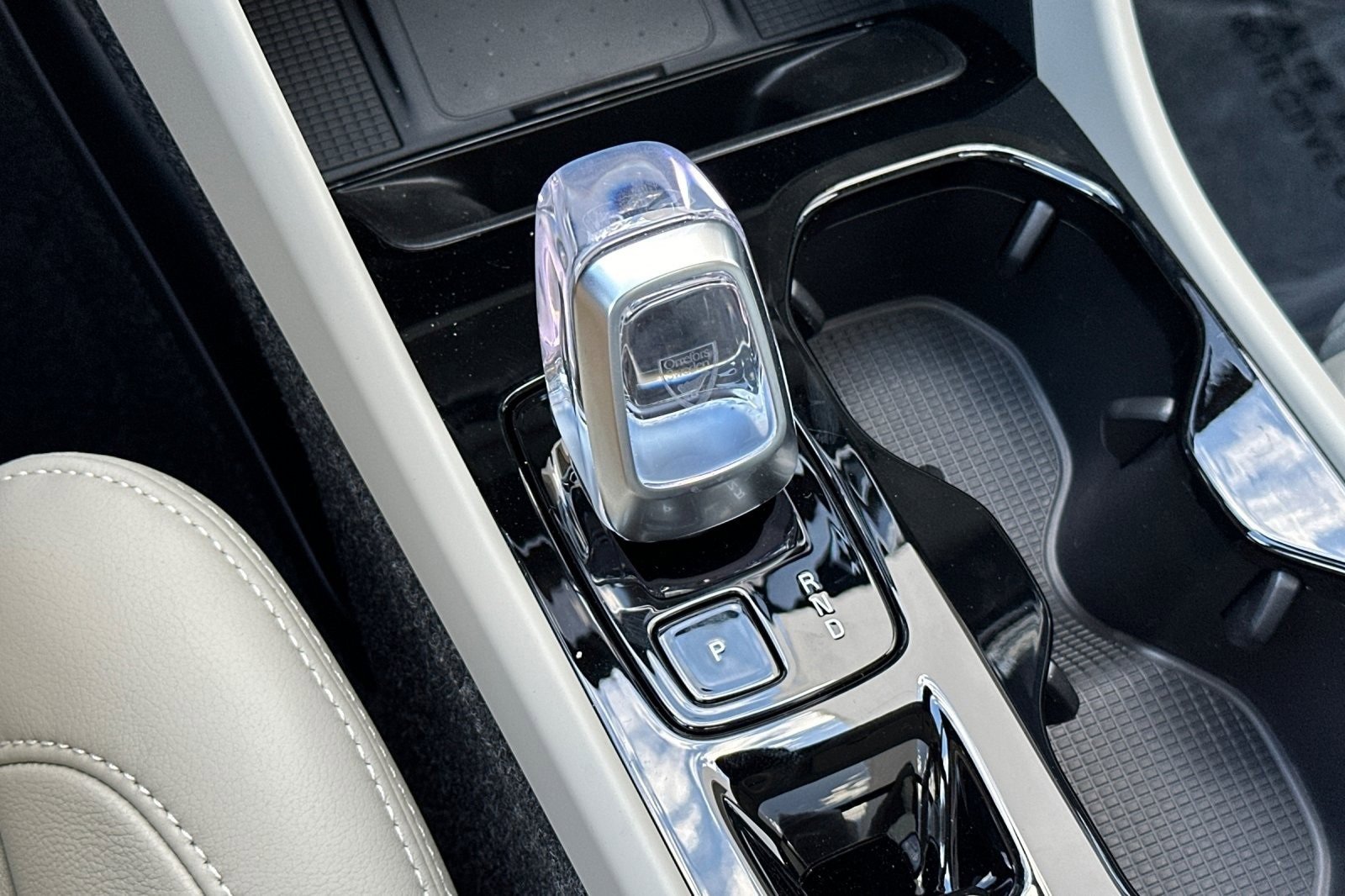 New 2026 Volvo XC40 B5 Plus w/ Protection Package Premier image 24